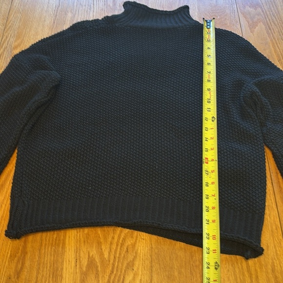 Sweater NWOT - Picture 3 of 4